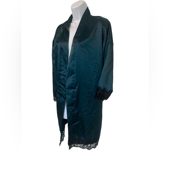 Elegant Forest Green and Lace Trim Kimono Robe. Size Large. Good Condition. - Picture 3 of 6